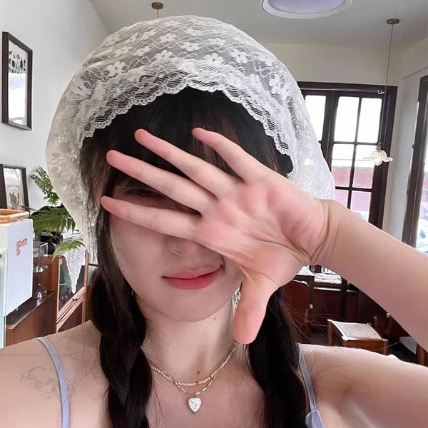 Triangular Lace White Woven Bandana