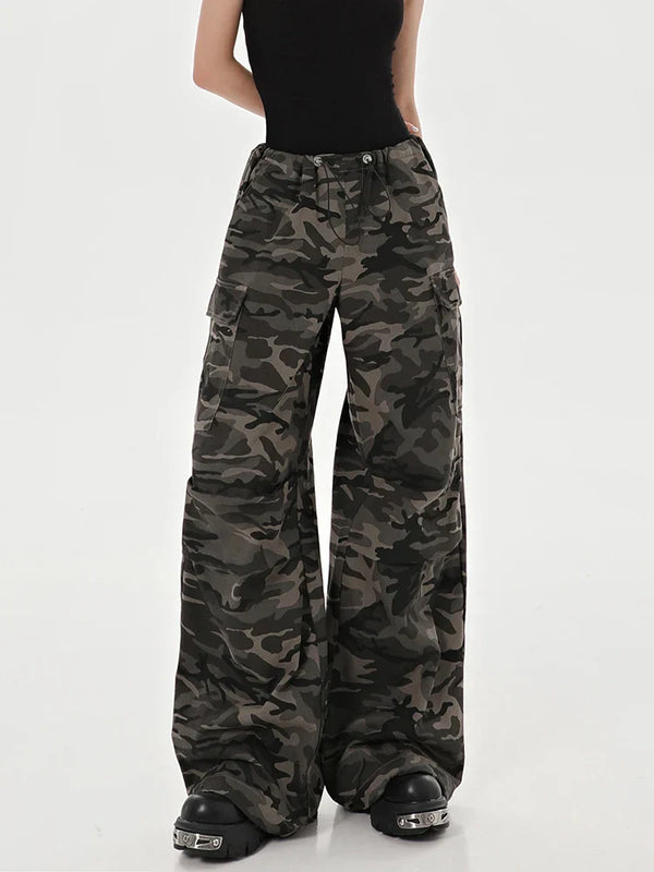 High-waisted Camouflage Cargo Pants